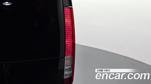 Hyundai Staria 2026 — Photo 2/34