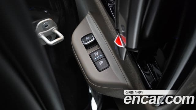Kia Carnival 2024 — Фото 18/20