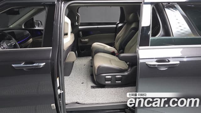 Kia Carnival 2024 — Şəkil 29/34