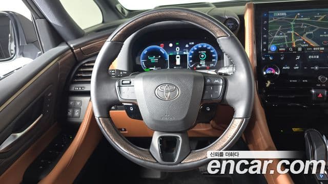 Toyota Alphard 2025 — Фото 14/20