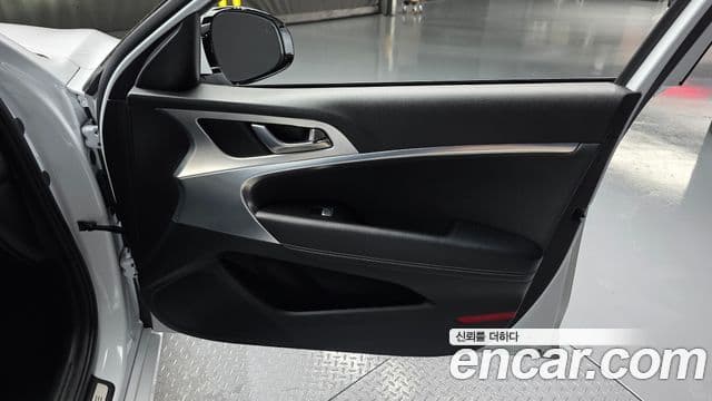 Genesis G70 2018 — ფოტო 30/33