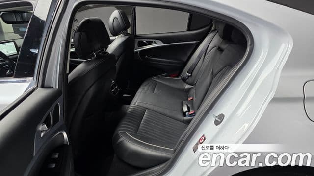 Genesis G70 2018 — ფოტო 23/33