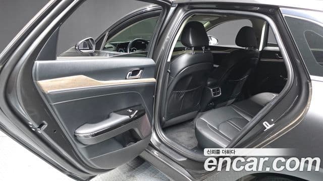 Kia K5 2021 — ფოტო 19/30