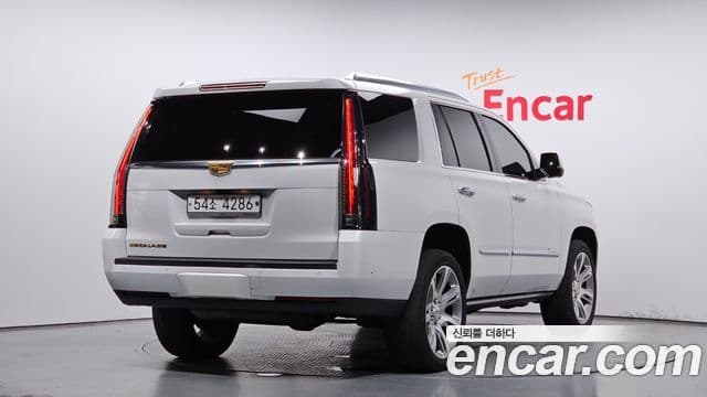 Cadillac Escalade 2018 — Şəkil 11/20