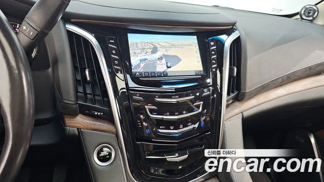 Cadillac Escalade 2018 — Şəkil 12/20