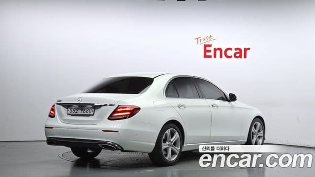 Mercedes-Benz E-Class 2018 — Şəkil 2/20