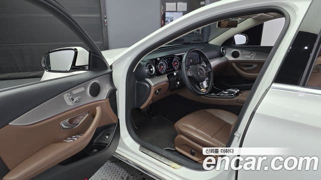 Mercedes-Benz E-Class 2018 — Şəkil 10/20