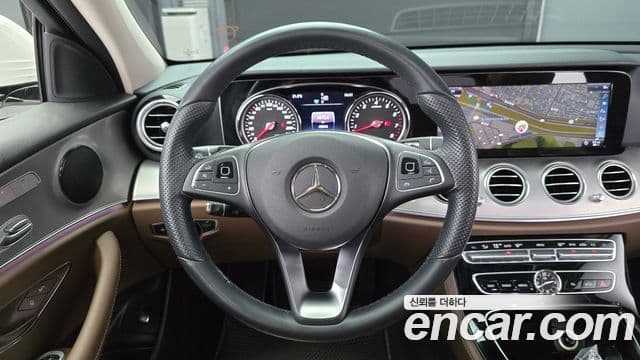 Mercedes-Benz E-Class 2018 — Şəkil 13/20