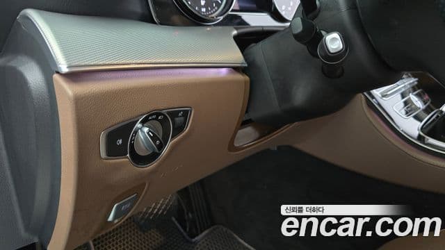 Mercedes-Benz E-Class 2018 — Şəkil 15/20