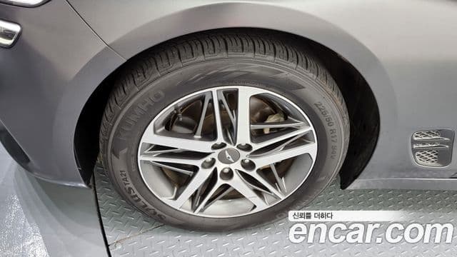 Genesis G70 2021 — Photo 2/20