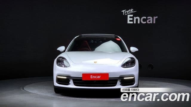 Porsche Panamera 2020 — ფოტო 10/20