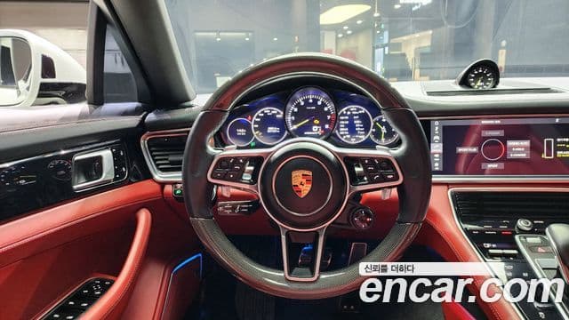 Porsche Panamera 2020 — ფოტო 4/20