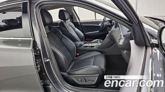 Genesis G70 2019 — ფოტო 10/20