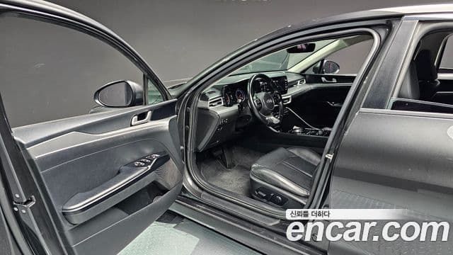 Kia K5 2020 — ფოტო 10/20