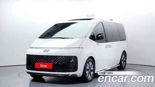 Hyundai Staria 2023 — Фото 1/20