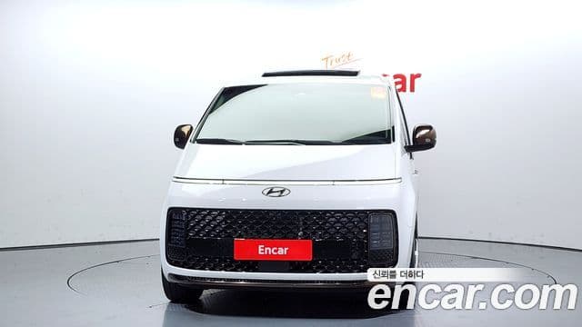 Hyundai Staria 2023 — Фото 3/20