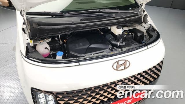 Hyundai Staria 2023 — Фото 6/20