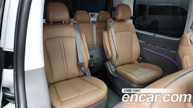 Hyundai Staria 2023 — Фото 13/20
