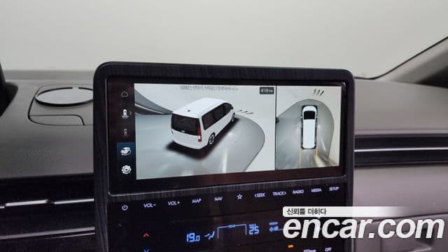 Hyundai Staria 2023 — Фото 16/20