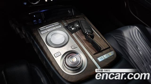 Genesis Electrified G80 2020 — Şəkil 9/20