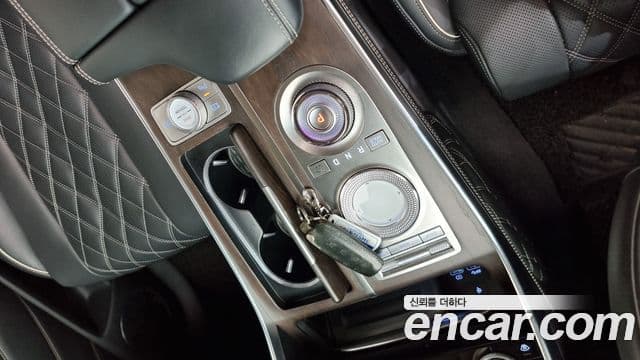 Genesis GV80 2020 — Photo 1/20