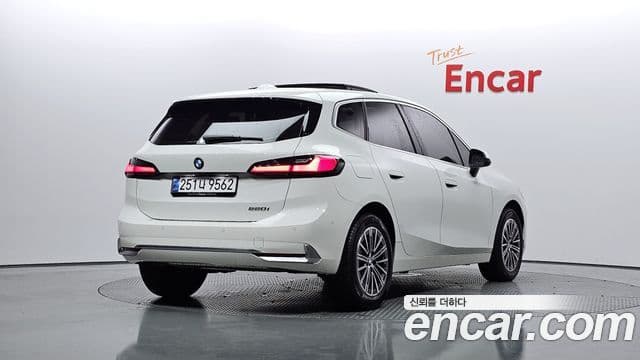 BMW 2 Series Active Tourer 2024 — Photo 9/20
