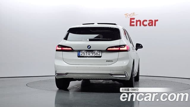 BMW 2 Series Active Tourer 2024 — Photo 17/20