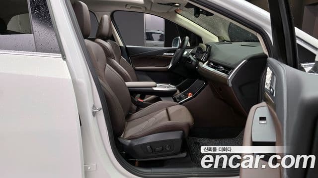 BMW 2 Series Active Tourer 2024 — Photo 18/20