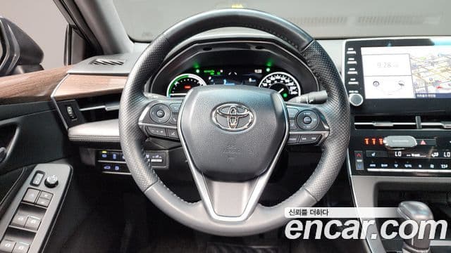 Toyota Avalon 2021 — ფოტო 13/20