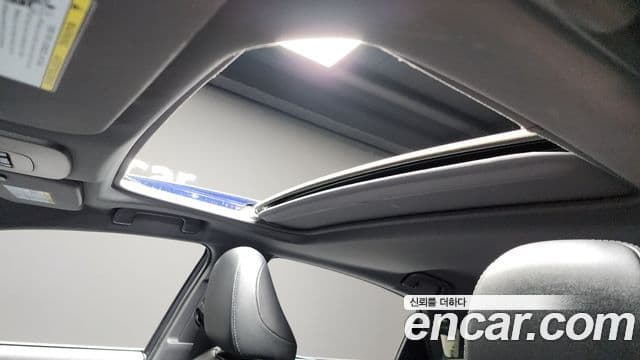 Toyota Avalon 2021 — ფოტო 17/20