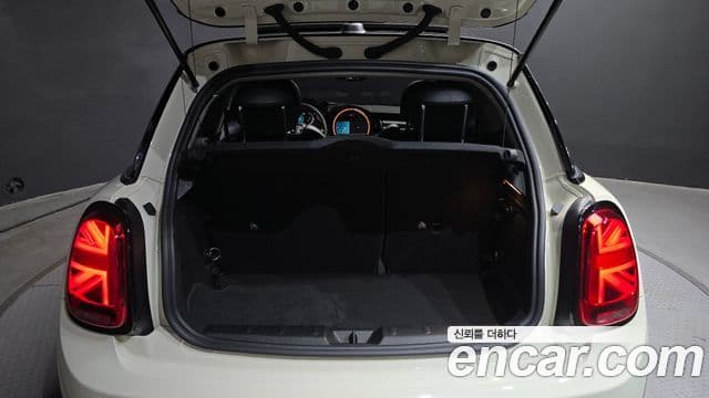 Mini Cooper S 2021 — фото 20 из 20