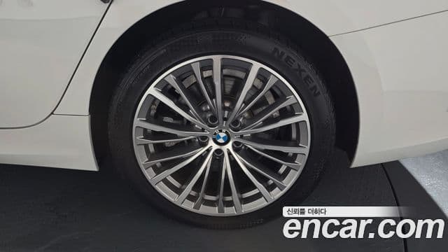 BMW 3 Series 2021 — ფოტო 5/20