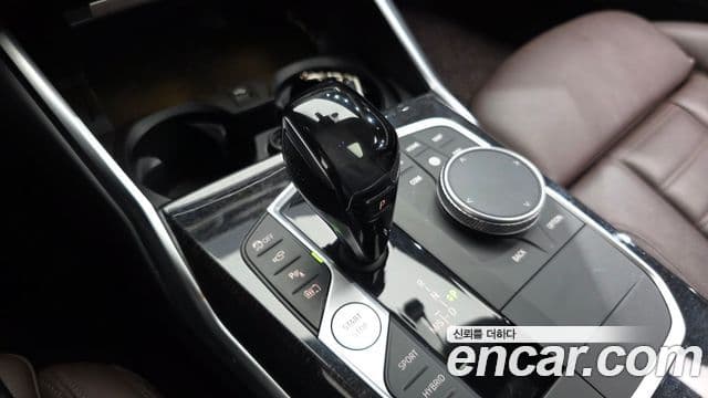 BMW 3 Series 2021 — ფოტო 9/20