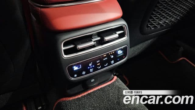 Genesis GV70 2024 — ფოტო 18/20