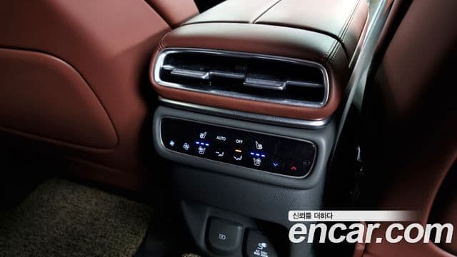 Genesis GV80 2023 — ფოტო 19/20