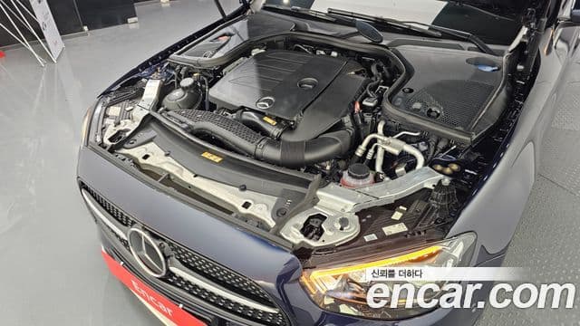 Mercedes-Benz E-Class 2020 — Photo 9/20