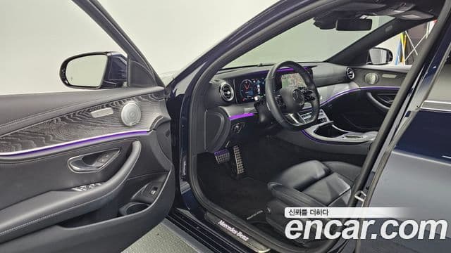 Mercedes-Benz E-Class 2020 — Photo 14/20