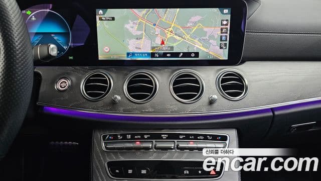 Mercedes-Benz E-Class 2020 — Photo 20/20