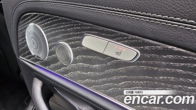 Mercedes-Benz E-Class 2020 — Photo 2/20