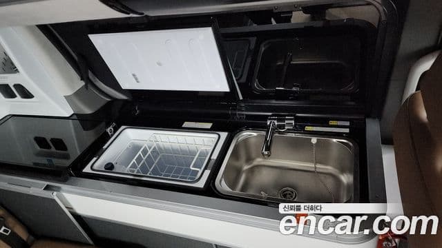 Hyundai Staria 2024 — ფოტო 18/20