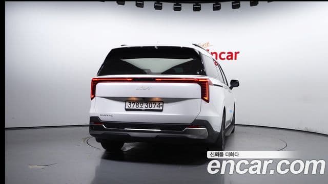 Kia Carnival 2023 — ფოტო 1/20
