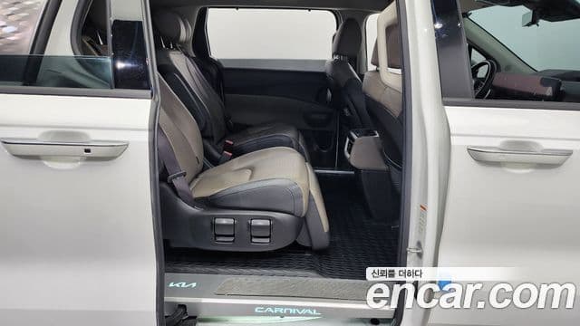Kia Carnival 2023 — ფოტო 20/20
