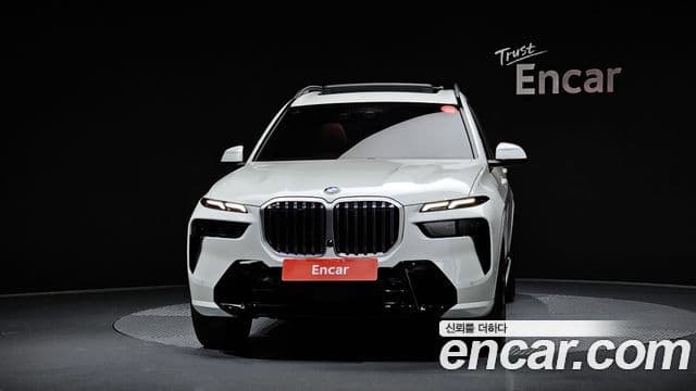 BMW X7 2025 — Фото 3/20