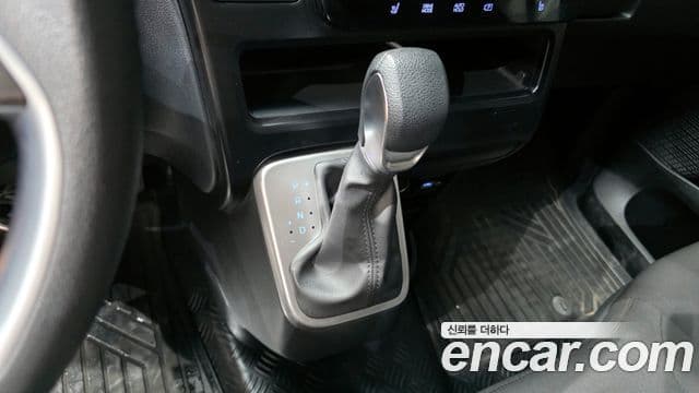 Hyundai Staria 2022 — Şəkil 8/20