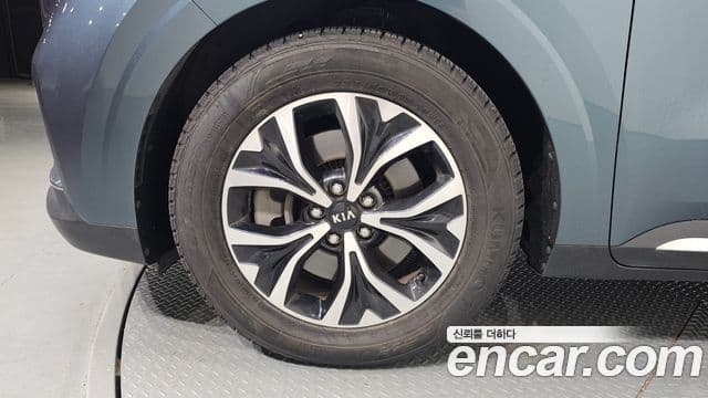 Kia Carnival 2020 — ფოტო 5/20