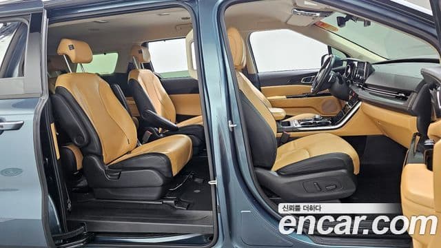 Kia Carnival 2020 — ფოტო 11/20