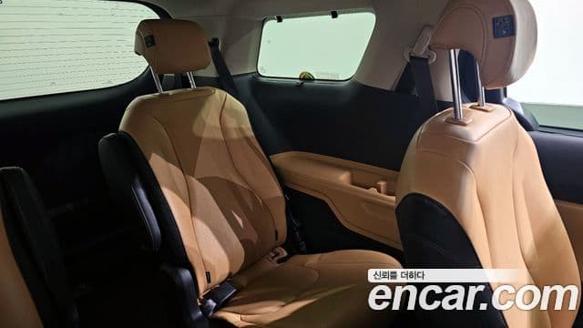 Kia Carnival 2020 — ფოტო 13/20
