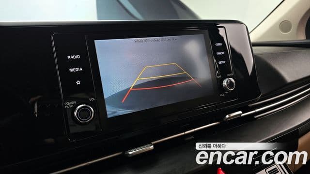 Kia Carnival 2020 — ფოტო 16/20