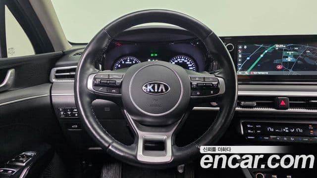 Kia K5 2021 — Şəkil 10/20