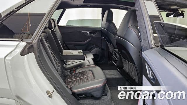 Audi RSQ8 2021 — ფოტო 16/20